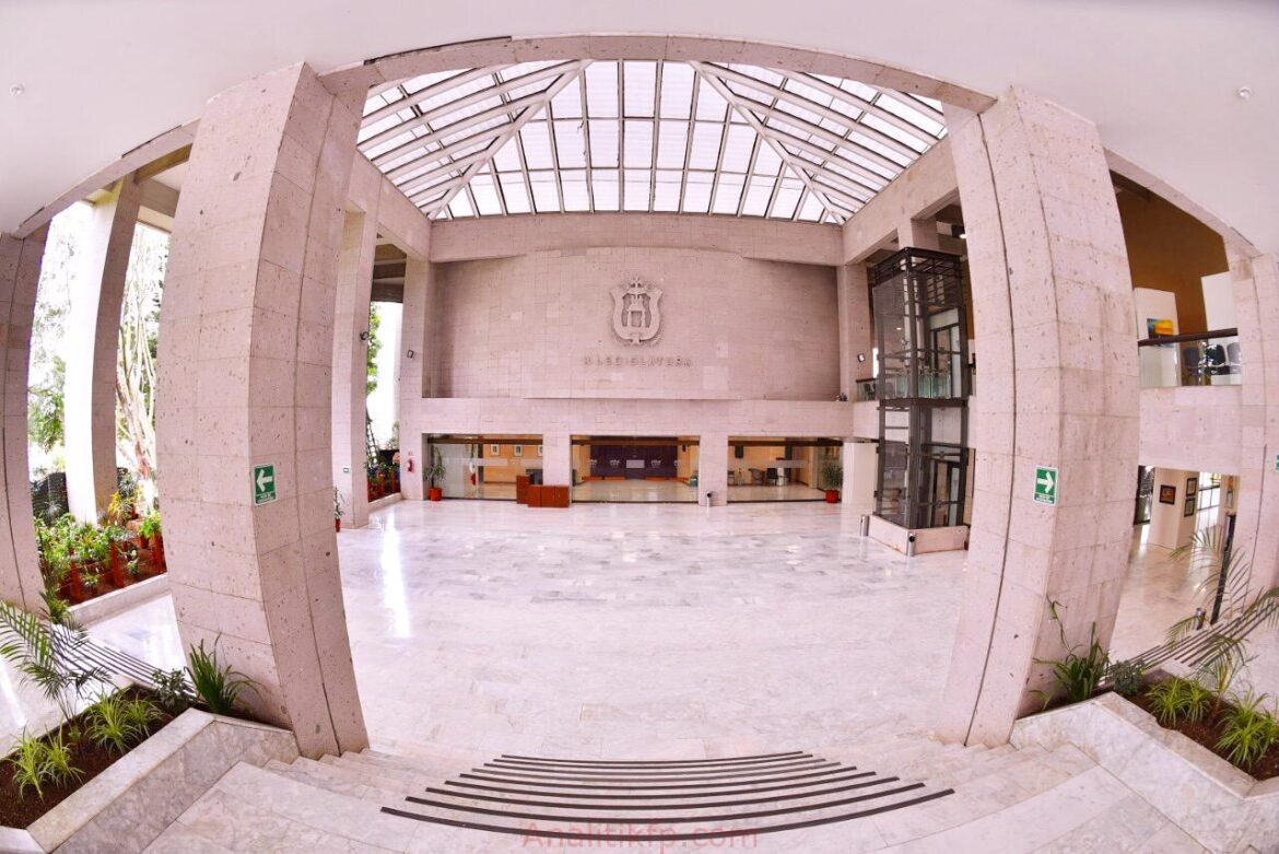 2AB3F341-CA17-4CCC-B4F2-823C96DCE279